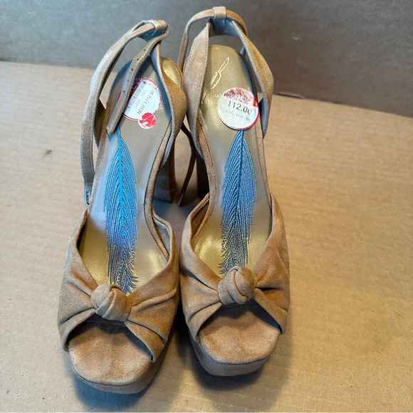 Brian Atwood Vero Cuoio tan heels, size 6, 5" high, knot front - Picture 2 of 8